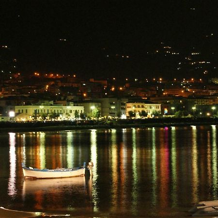 Apartamento Casa Stromae A Due Passi Dal Mare Cefalú Exterior foto