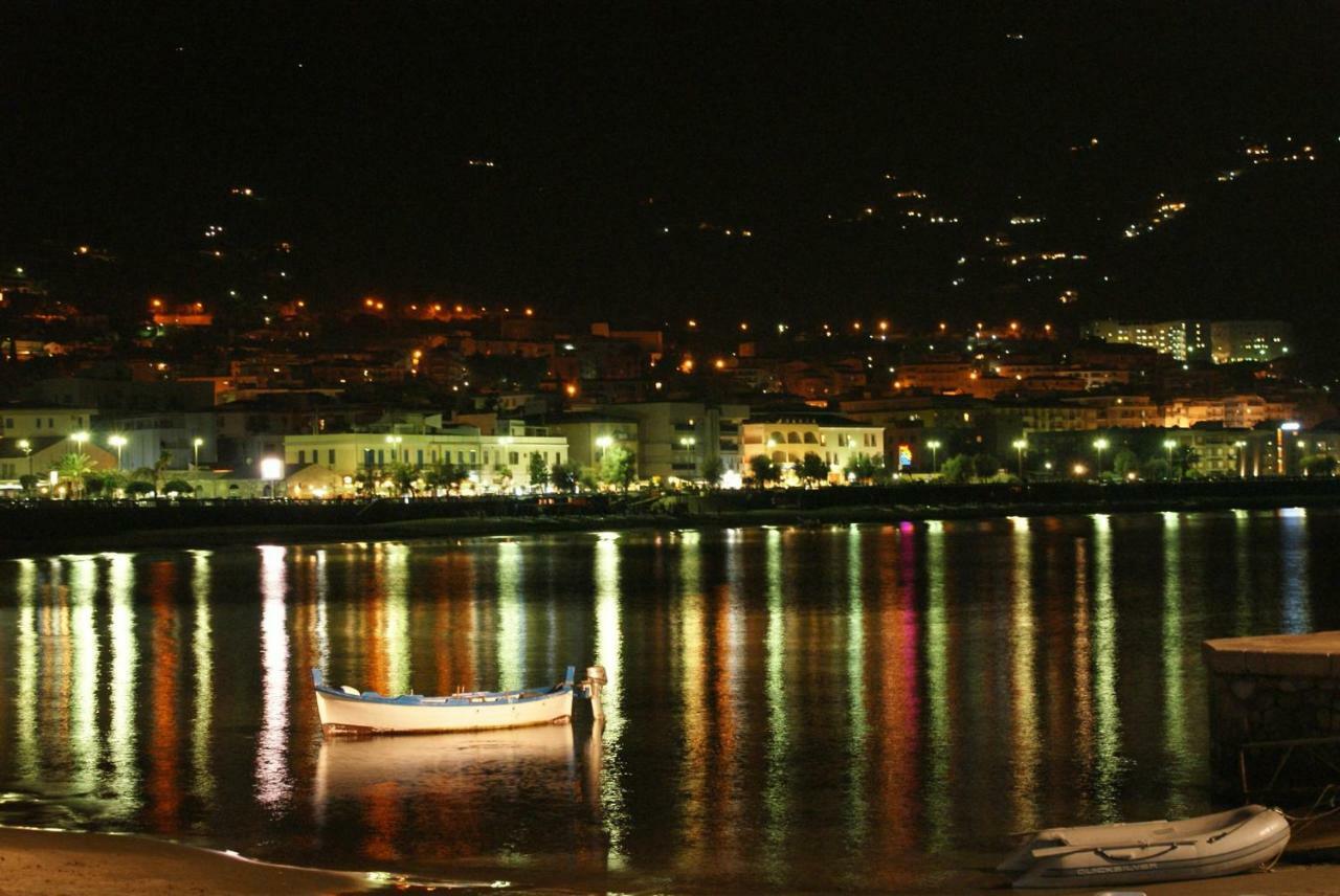 Apartamento Casa Stromae A Due Passi Dal Mare Cefalú Exterior foto